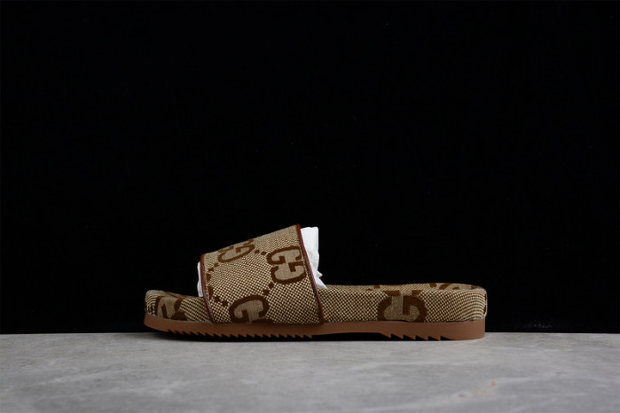 G*u*i* sandal106