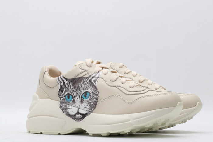 G*u*i* trainer sneaker19