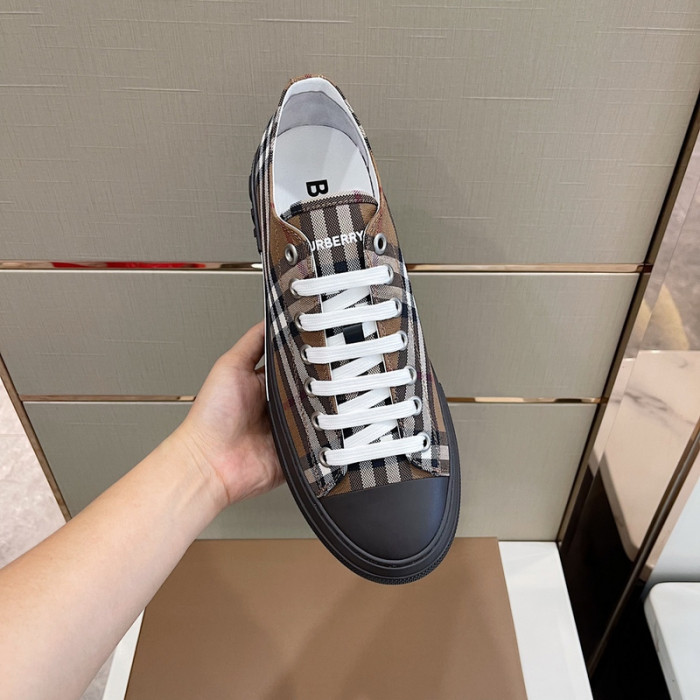 burber*y sneakers b000011