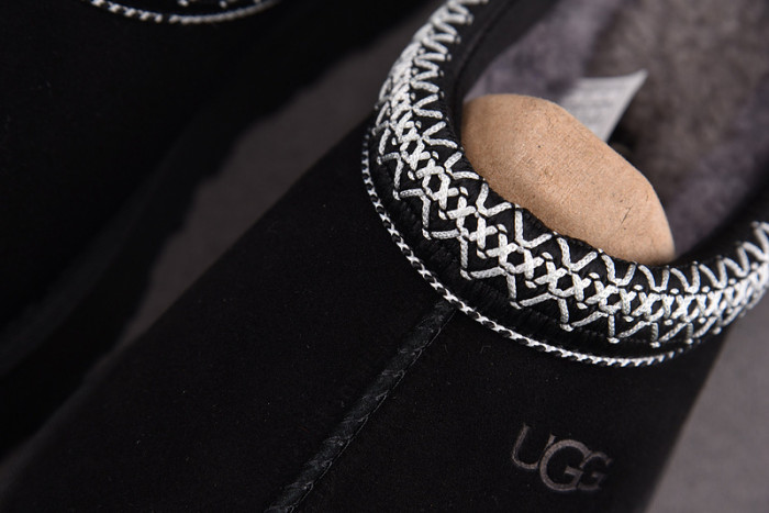UGG SANDALS 7