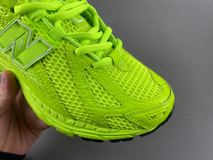 NEW BALANCE 1906R NB000052