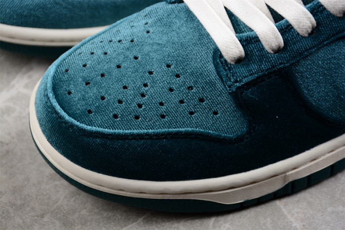 nike dunk low green velvet dz5224-300