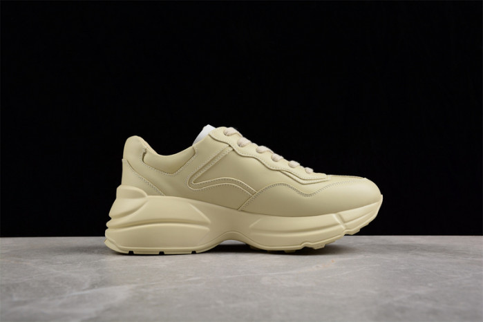 G*u*i* trainer sneaker89
