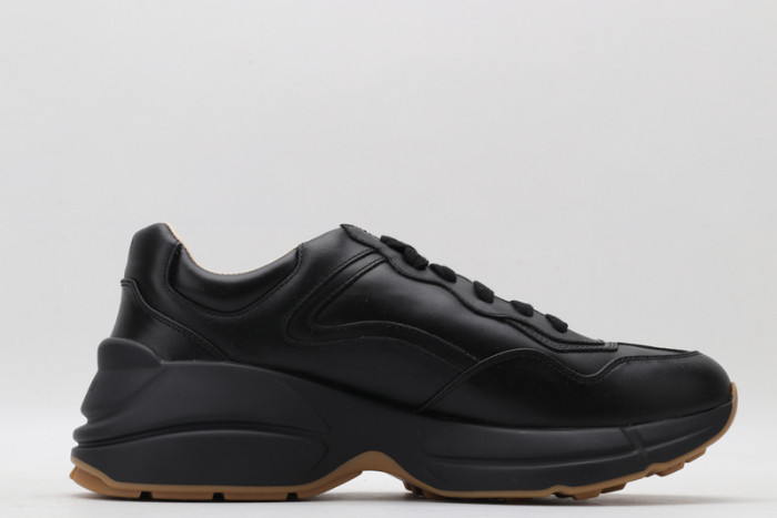 G*u*i* trainer sneaker35