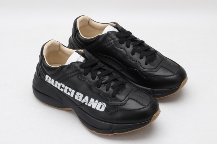 G*u*i* trainer sneaker35
