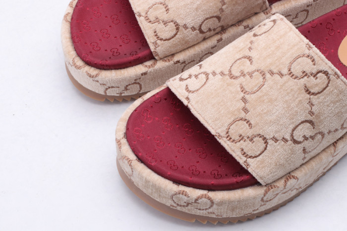 G*u*i* sandal85