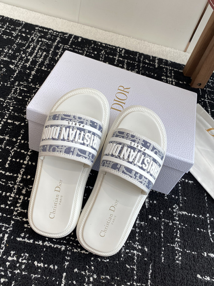 Dio*r sandal 60
