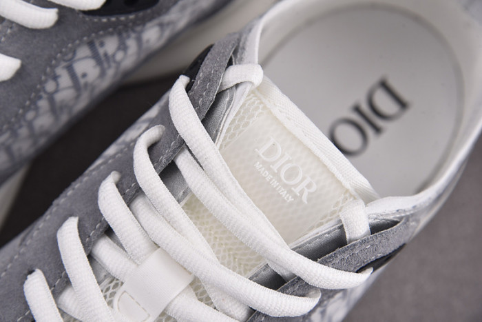 D1OR SNEAKERS B25 T0000-231