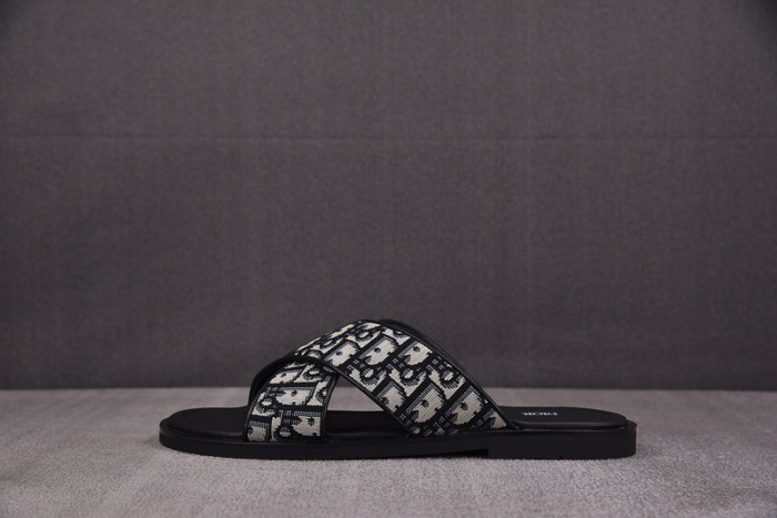 Dio*r sandal 51