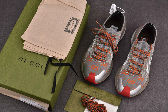 G*u*i* trainer sneaker81