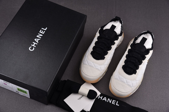 chane* snekaers c000017