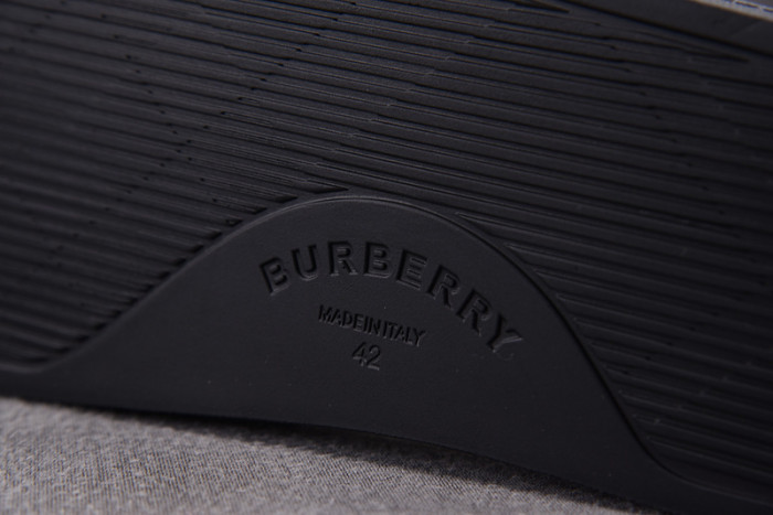 burber*y sandal11