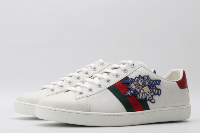 G*u*i* trainer sneaker53