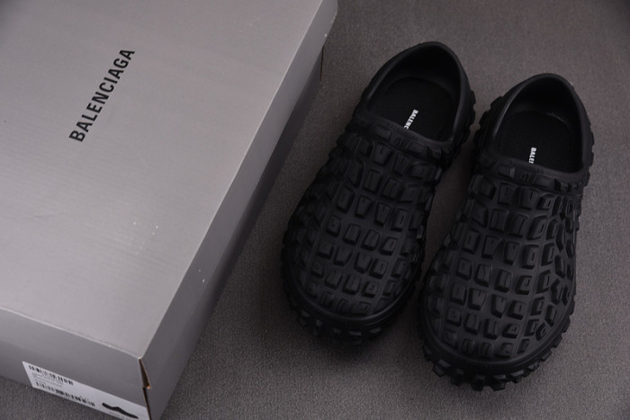 balenciag* sandal 41