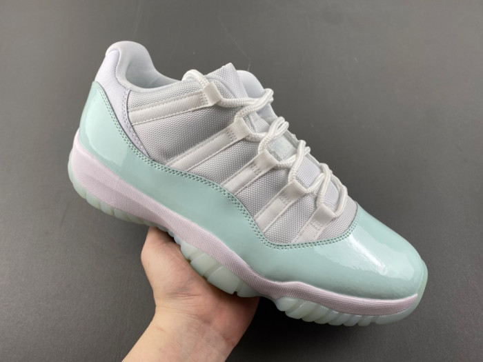 Air Jordan 11 Retro Low Igloo AH7860-103