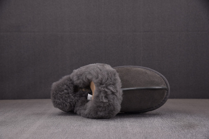 UGG SANDALS 2