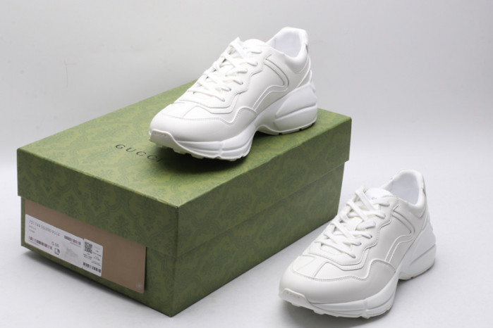 G*u*i* trainer sneaker87
