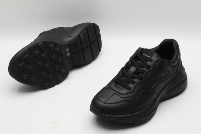 G*u*i* trainer sneaker86