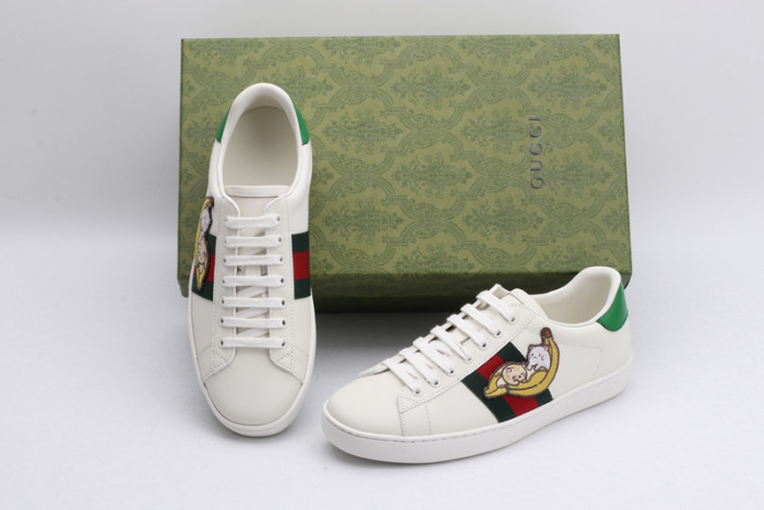 G*u*i* trainer sneaker60