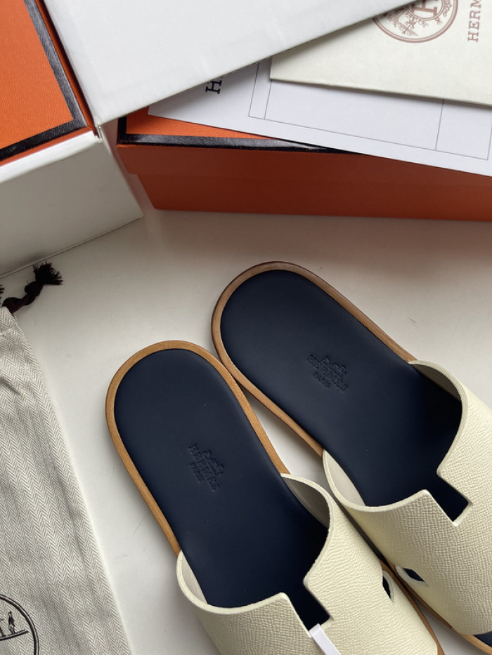 Herme* Sandal79