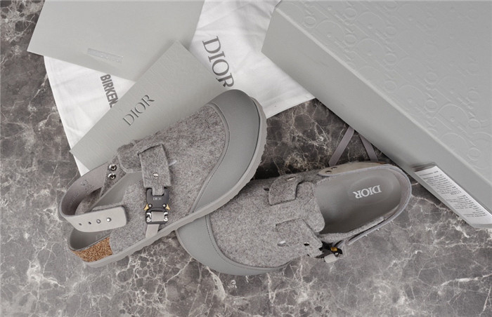 dio*r sandal 32