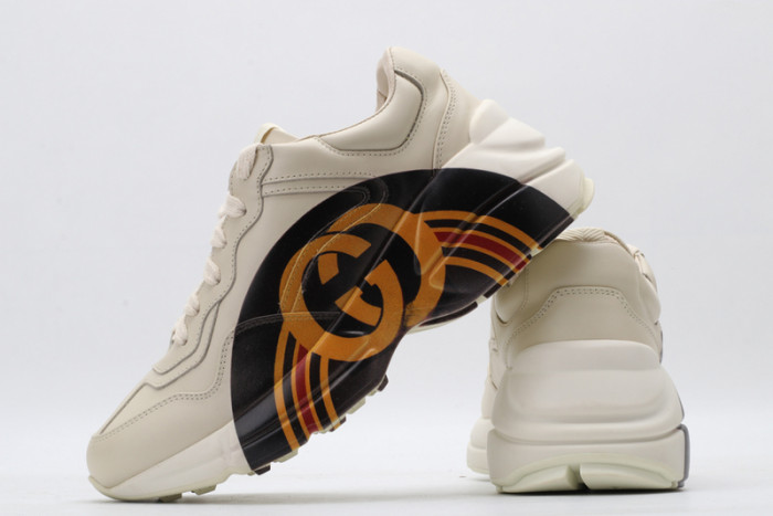 G*u*i* trainer sneaker34