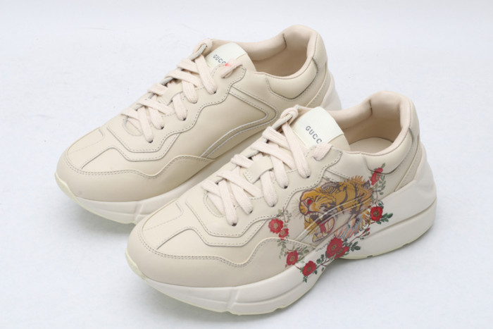 G*u*i* trainer sneaker26
