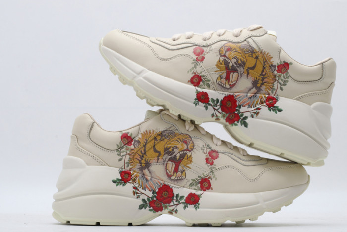 G*u*i* trainer sneaker26
