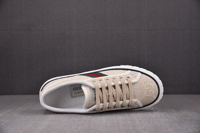 G*u*i* trainer sneaker97