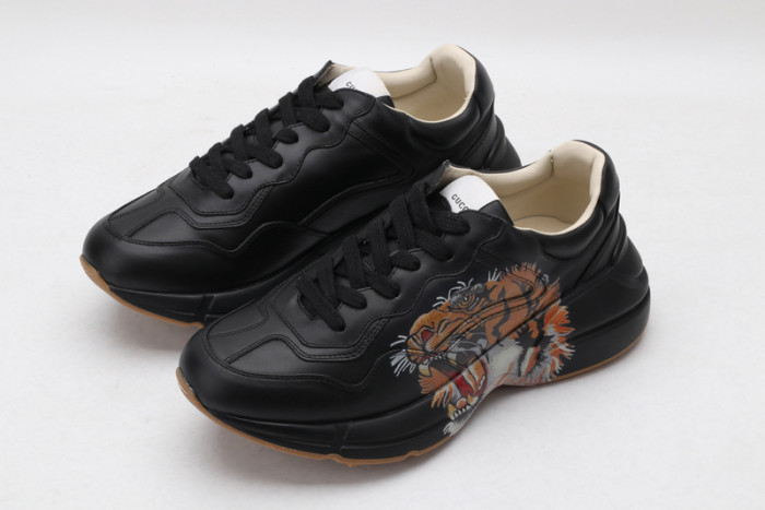 G*u*i* trainer sneaker36