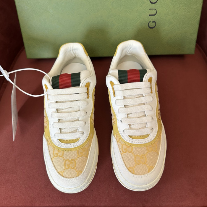 G*u*i* trainer sneaker109