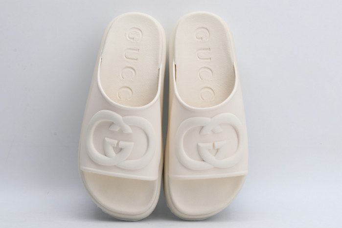 G*u*i* sandal104