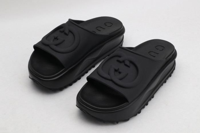 G*u*i* sandal102