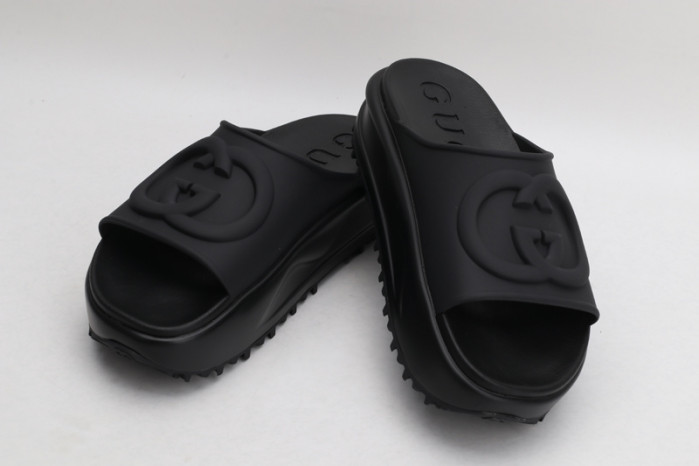 G*u*i* sandal102