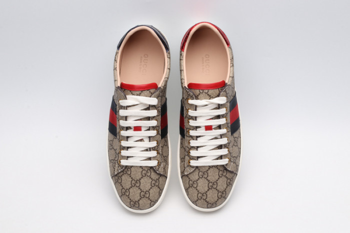 G*u*i* trainer sneaker75