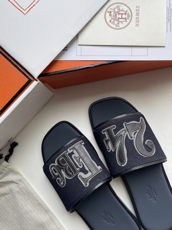 Herme* Sandal73