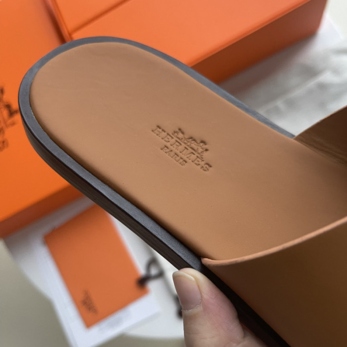 Herme* Sandal63