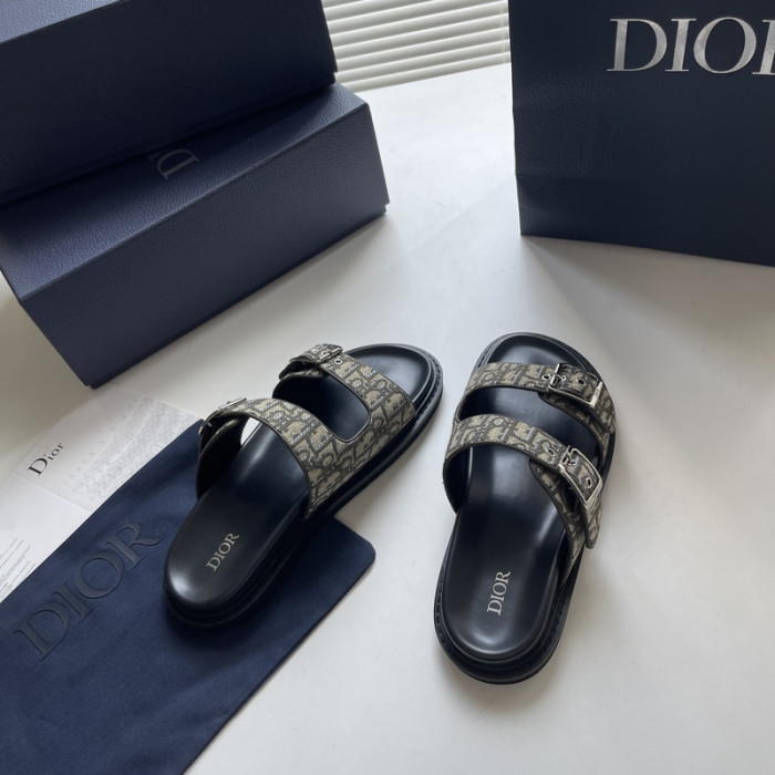 Dio*r sandal 44