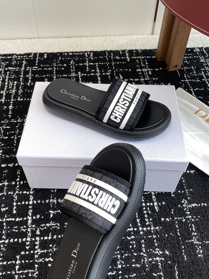 Dio*r sandal 61
