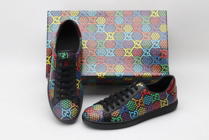 G*u*i* trainer sneaker49