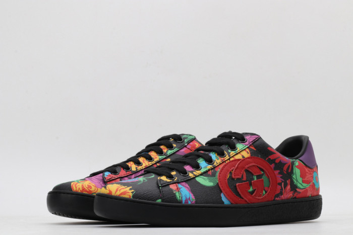 G*u*i* trainer sneaker66