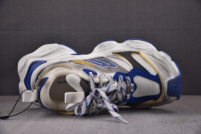 sneaker cargo