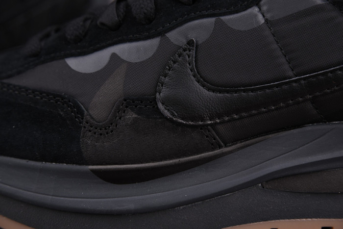 nike vaporwaffle sacai 