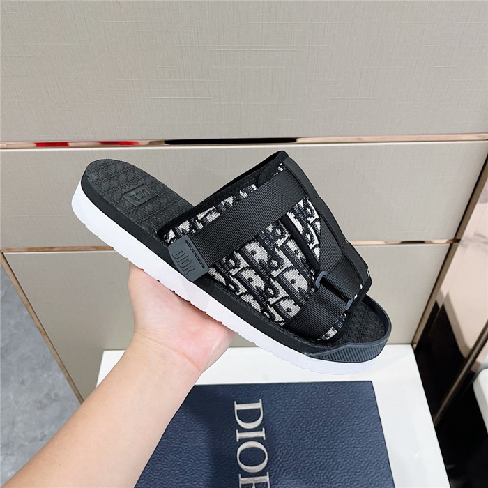 dio*r sandal 25